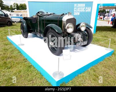 Una delle Bentley originali, 50, 1931 4.5L, Supercharged, 'soffiatore', All'ingresso del London Classic Car Show 2021, Syon Park, Bretford. Foto Stock