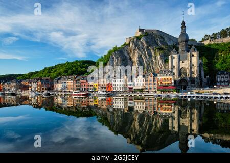 Vista sulla pittoresca città di Dinant. Belgio Foto Stock