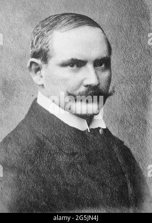 La fotografia mostra Theodor Lewald (1860-1947) che era un funzionario del Reich tedesco. In qualità di dirigente del Comitato Olimpico Internazionale, è stato presidente del Comitato Organizzatore Olimpico per le Olimpiadi estive del 1936 a Berlino, intorno al 1920 Foto Stock