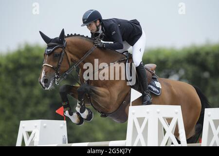 Jane RICHARD PHILIPS (sui) in sella A CORTEZ VA'T KLEIN ASDONK Z, Eiffel Challenge Prize durante il Longines Paris Eiffel Jumping 2021, Longines Global Champions Tour Equestrian CSI 5 il 26 giugno 2021 al Champ de Mars di Parigi, Francia - Foto Christophe Bricot / DPPI / LiveMedia Foto Stock