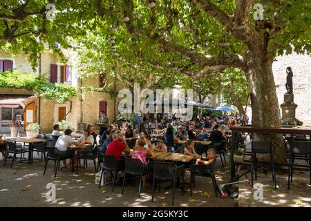 Aiguèze, uno dei più bei villaggi di Francia, Les Plus beaux Villages de France, Gorges de l'Ardèche, Département Gard, Regione Auvergne-Rhône Foto Stock