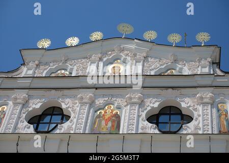 Sette meraviglie dell'Ucraina includono il complesso monastery di Kiev-Pechersk Lavra, patrimonio dell'umanità dell'UNESCO. Vista dal campanile. Foto Stock