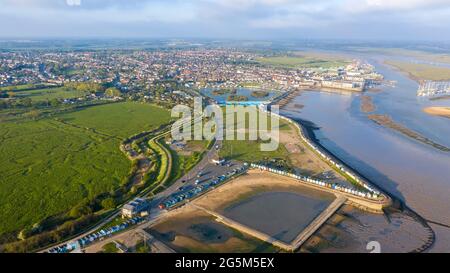 Torre faro di Brightlingsea al tramonto con splendida luce speciale giornata sul mare, Essex, Inghilterra, Regno Unito Foto Stock