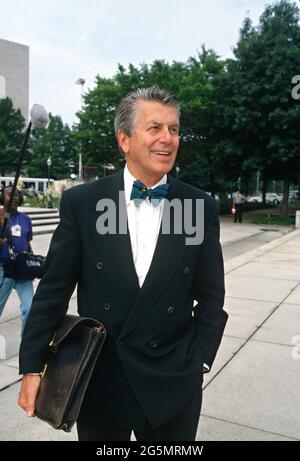 Washington, DC, USA. 18 giugno 1998. Il consulente indipendente Donald C. Smaltz lascia la Corte Federale il 18 giugno 1998 a Washington, D.C. Smaltz sta indagando sulle accuse di corruzione contro l'ex segretario dell'agricoltura Mike Espy. Foto Stock