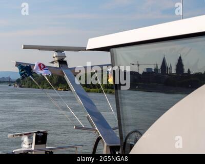 Nave da crociera NickoVision sul fiume Reno, Germania, Europa Foto Stock