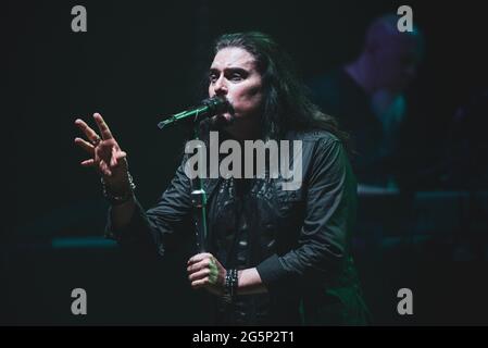 AUDITORIUM LINGOTTO, TORINO, ITALIA: James LaBrie, cantante della band progressive metal americana Dream Theater, ha suonato dal vivo sul palco per il tour "Images, Words and Beyond" di Torino. Foto Stock