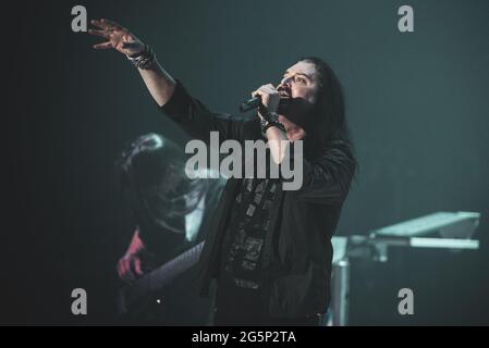 AUDITORIUM LINGOTTO, TORINO, ITALIA: James LaBrie, cantante della band progressive metal americana Dream Theater, ha suonato dal vivo sul palco per il tour "Images, Words and Beyond" di Torino. Foto Stock