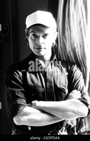 Milano Italia 02/06/1994 , David Lee Roth durante una sessione fotografica all'interno dell'Hotel Gallia Foto Stock