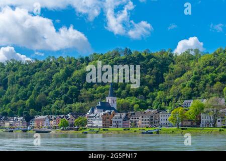 Paesaggio urbano di San Goar con la Chiesa evangelica Collegiata, alta Valle del Medio Reno, patrimonio mondiale dell'UNESCO, Rheineland-Palatinate Germania Foto Stock