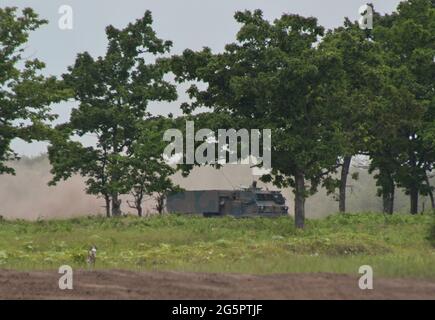 Betsukai Cho, Giappone. 29 Giugno 2021. Un Giappone Ground Self-Defense Force Multiple Launch Rocket System partecipa all'esercizio militare congiunto USA-Giappone 'Orient Shield 21' a Hokkaido, Giappone, martedì 29 giugno 2021. Foto di Keizo Mori/UPI Credit: UPI/Alamy Live News Foto Stock