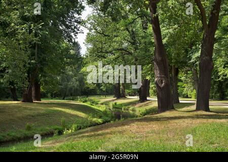 Parco von Muskau (Parco Muzakowski) vicino a Bad Muskau. Patrimonio dell'umanità dell'UNESCO. Germania Foto Stock