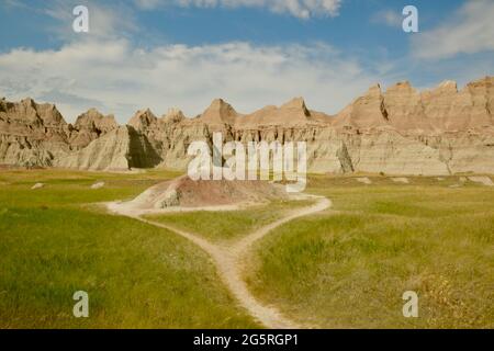 Formazioni rocciose, formazioni di Chadron, nel Badlands National Park erodero Buttes e Pinnacles nel South Dakota, USA Foto Stock