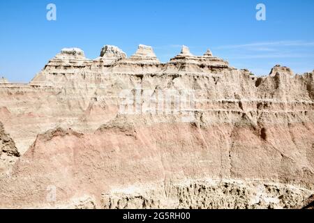 Formazioni rocciose, formazioni di Chadron, nel Badlands National Park erodero Buttes e Pinnacles nel South Dakota, USA Foto Stock