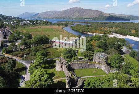 45407 passa per il castello di Inverlochy con la mattina 'Jacobite' il 31.5.21. Foto Stock