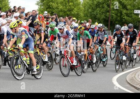 Redon, Fougeres, Francia, 29/06/2021, Julian Alaphilippe di Deceuninck-Quick Step, Bauke Mollema di Trek-Segafredo e Sonny Colbrelli di Bahrain-vittorioso durante il Tour de France 2021, gara ciclistica fase 4, Redon - Fougeres (150,4 km) il 29 giugno 2021 a Fougeres, Francia - Laurent LPI - Foto Foto Stock