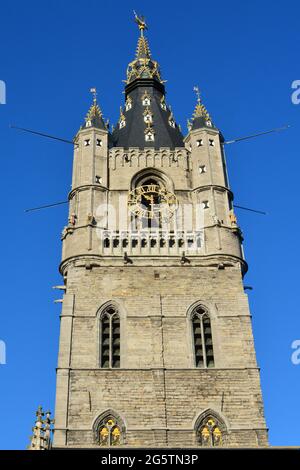 BELGIO. FIANDRE. GAND. IL CAMPANILE (XIV SECOLO). ALTA 95 METRI, È UNA DELLE 'TRE TORRI' DEL CENTRO STORICO DI GAND CON I CAMPANILI Foto Stock