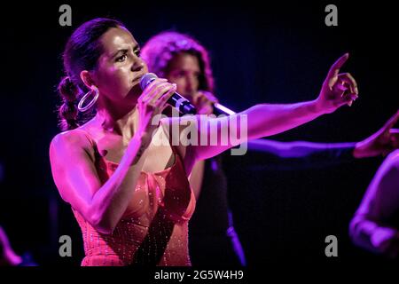 Copenaghen, Danimarca. 29 Giugno 2021. Il cantante e cantautore danese Coco O. esegue un concerto dal vivo all'Hotel Cecil di Copenhagen. (Photo Credit: Gonzales Photo/Alamy Live News Foto Stock