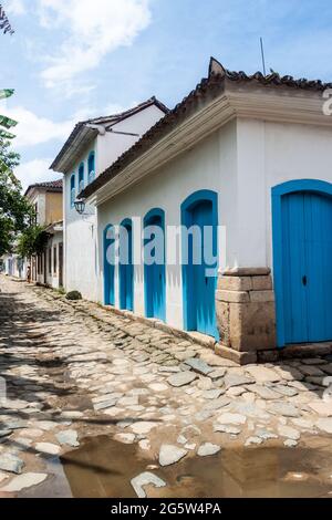 Vista di una vecchia città coloniale Paraty, Brasile Foto Stock