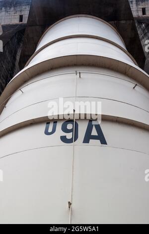 Stocks gigante della diga di Itaipu sul fiume Parana al confine del Brasile e Paraguay Foto Stock