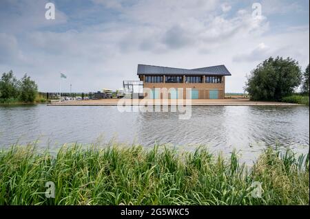 The Ely Boathouse, Cambridge University Boat House, Fore Mill Wash, Queen Adelaide Way, Ely, Cambridgeshire, REGNO UNITO, Foto Stock