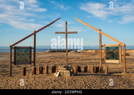 Chiesa all'aperto a Bombay Beach nel mare di Salton Foto Stock