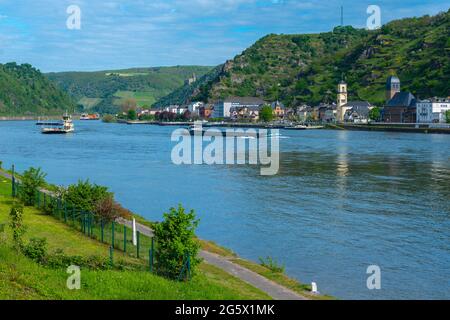 Piccola città di San Goarshausen a Loreley, alta Valle del Medio Reno, Patrimonio dell'Umanità dell'UNESCO, Renania-Palatinato, Germania Foto Stock