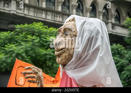 Persone e gruppi partecipano all'anniversario dell'ultimo colpo di Stato in Argentina con manifestazioni artistiche Foto Stock