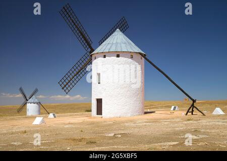 Mulini a vento Manchego a campo de Crippana, Ciudad Real, Spagna. Foto Stock