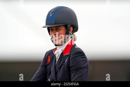 Kitty King cavalcare le Biats Vendredi in un evento di warm up per la squadra olimpica della Gran Bretagna al Royal Windsor Horse Show, Windsor. Data immagine: Mercoledì 30 giugno 2021. Foto Stock