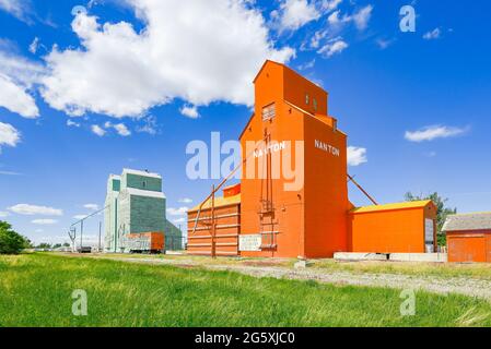 Patrimonio elevatore granella, Nanton, Alberta, Canada Foto Stock