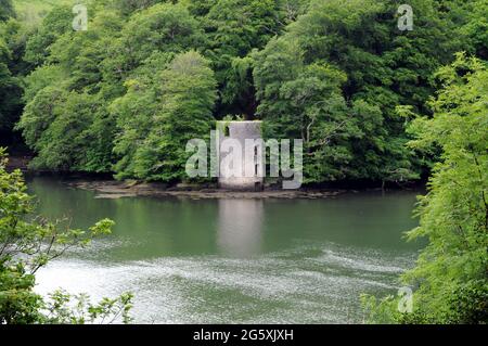 Il castello di Hermitage, talvolta noto come Old Mill Castle, si trova sul lato sud di Old Mill Creek vicino a Dartmouth. Fu costruito nel 1789 da John Seale. Foto Stock