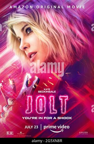 Jolt (2021) diretto da Tanya Wexler e con Kate Beckinsale, Stanley Tucci e Bobby Cannavale. Azione commedia su Lindy, un rimbalzo con problemi di gestione della rabbia dons un gilet elettrico per scossa la sua ogni volta che diventa omicida. Foto Stock