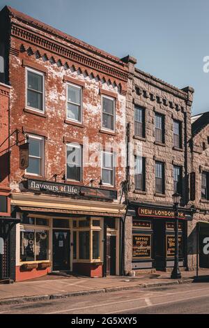 Vecchi edifici su Bank Street, a New London, Connecticut Foto Stock