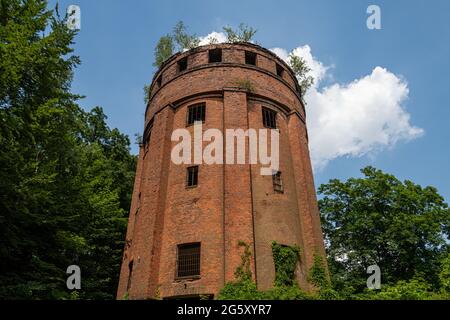 Storica torre d'acqua della fabbrica di dinamite vicino a Geesthacht Foto Stock
