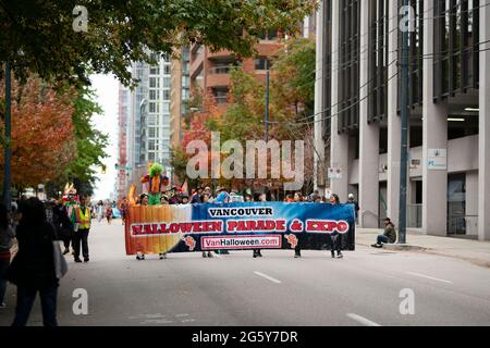 Si esibisce all'annuale Halloween Parade di Vancouver, Canada Foto Stock