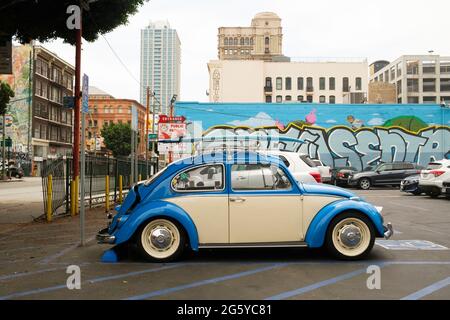 Old Volkswagon Beetle, centro di Los Angeles, California, Stati Uniti d'America Foto Stock