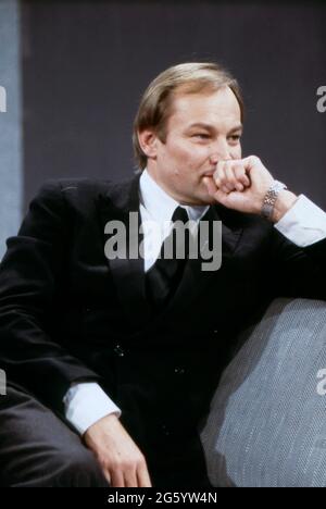 Klaus Maria Brandauer, Österreichischer Schauspieler, Filmschauspieler, Theaterdarsteller, Ensemblemitglied und Regisseur am Wiener Burgtheater, hier 1988. Attore austriaco, attore cinematografico, membro dell'ensemble e regista al Vienna Burgtheater, qui 1988. Foto Stock