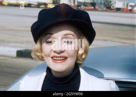 Marlene Dietrich, deutsch-amerikanische Filmschauspielerin, Film-Ikone und Sängerin, circa 1971. Marlene Dietrich, attrice del film tedesco-americano, icona del film, Film Star e cantante, circa 1971. Foto Stock