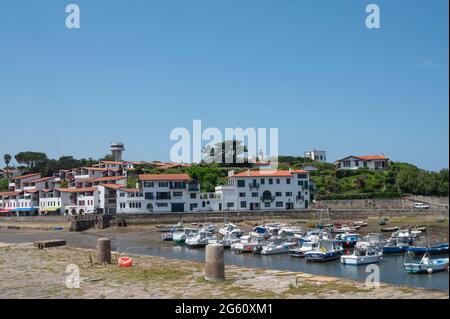 Francia, Pyrénées-Atlantiques (64), Pays Basque, Ciboure, il porto Foto Stock