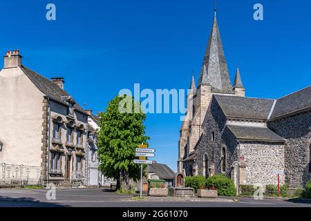 Francia, Cantal, villaggio di Marcenat, Cezallier, parco naturale regionale vulcani d'Auvergne (Parc naturel régional des Volcans d'Auvergne) Foto Stock