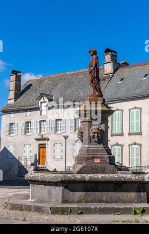 Francia, Cantal, villaggio di Marcenat, Cezallier, parco naturale regionale vulcani d'Auvergne (Parc naturel régional des Volcans d'Auvergne) Foto Stock