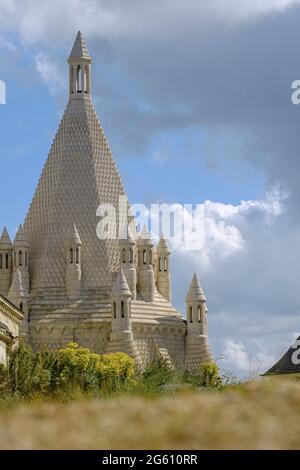 Francia, Maine et Loire, Fontevraud l'Abbaye, Valle della Loira sulla lista del Patrimonio Mondiale dell'UNESCO, Abbazia di Fontevraud, 12 - 17 ° secolo, la cucina - restaurato nel 2021 Foto Stock