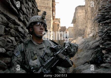 MASAMUTE BALA, PROVINCIA DI LAGHMAN, AFGHANISTAN Laghman - 25 settembre 2010 - soldati dell'esercito degli Stati Uniti con 1° Battaglione, 102° Reggimento di fanteria, 86° Brigata Foto Stock