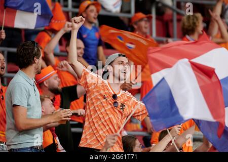 AMSTERDAM, PAESI BASSI - 13 GIUGNO 2021: Fan dei Paesi Bassi. EURO 2020. La partita di calcio Olanda vs Ucraina Foto Stock