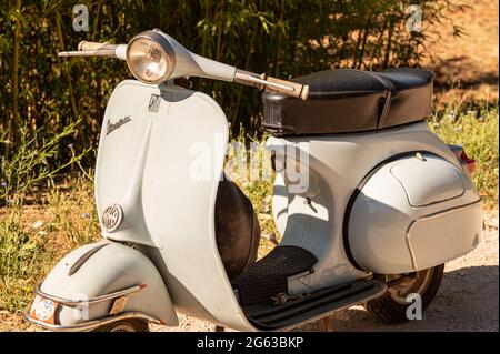 terni ,italia LUGLIO 02 2021 :vespa 50 speciale vintage piaggio Foto Stock
