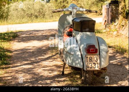 terni ,italia LUGLIO 02 2021 :vespa 50 speciale vintage piaggio Foto Stock