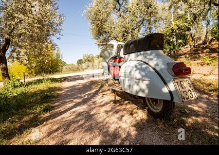 terni ,italia LUGLIO 02 2021 :vespa 50 speciale vintage piaggio Foto Stock