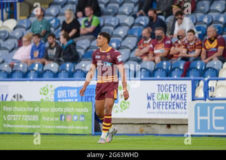 Huddersfield, Inghilterra - 1 luglio 2021 - Will Pryce (32) di Huddersfield Giants durante la Rugby League Betfred Super League Huddersfield Giants vs Catalan Dragons al John Smith's Stadium, Huddersfield, UK Dean Williams/Alamy Live Foto Stock