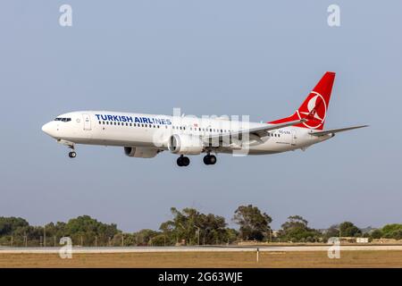 Turkish Airlines Boeing 737-9 MAX (Reg.: TC-LYA) in arrivo da Istanbul dopo essere stato immagazzinato per un po 'di tempo a causa di 737 MAX pro Foto Stock