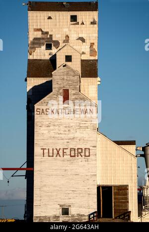 Delapitated Grain Elevator Tuxford Saskatchewan Canada Storage Foto Stock